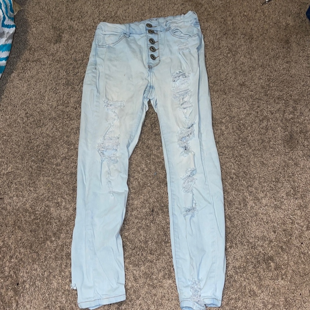 Ripped jeans light wash